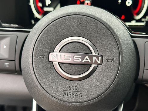 New 2025 Nissan Pathfinder Platinum image 27