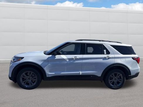 New 2026 Ford Explorer Active w/ Active Comfort Package image 2