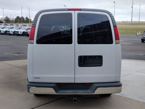 Used 2000 Chevrolet Express 1500 Passenger w/ LS Preferred Equipment Group RWD image 14