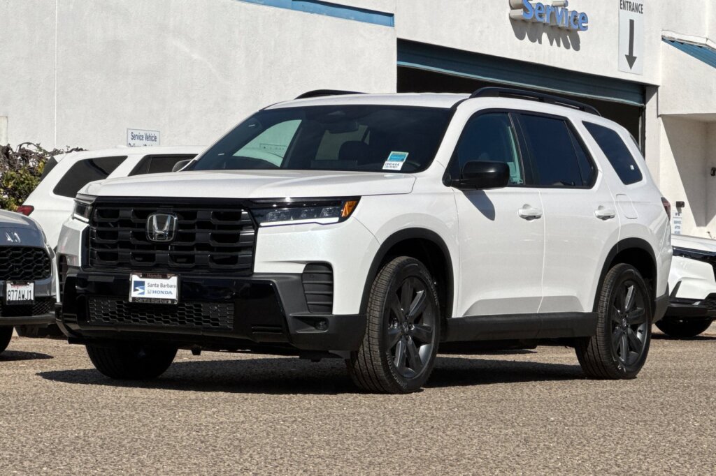 New 2026 Honda Pilot Sport image 8