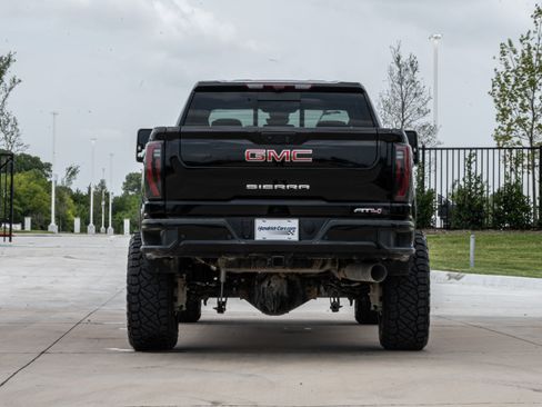 Used 2026 GMC Sierra 2500 AT4 w/ Technology Package AWD/4WD image 9