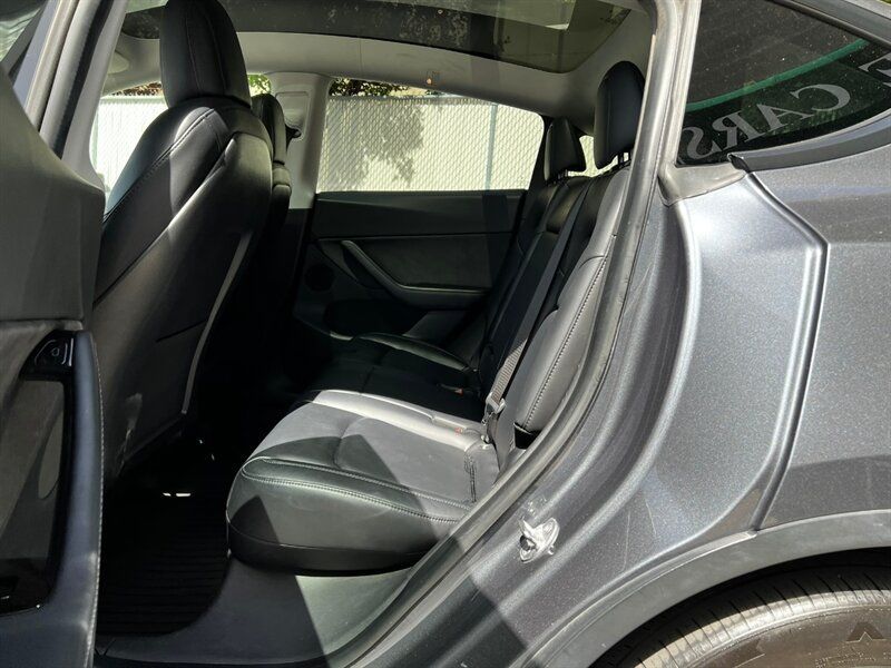 Used 2021 Tesla Model Y Long Range AWD/4WD image 19