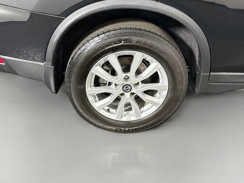 Used 2020 Nissan Rogue SV FWD image 33