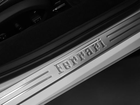 Certified 2022 Ferrari F8 Tributo RWD image 17