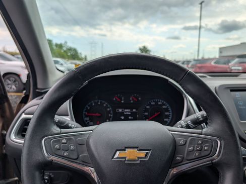 Used 2018 Chevrolet Equinox LT FWD image 10