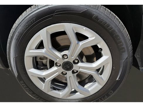 Used 2025 Jeep Compass Sport image 12