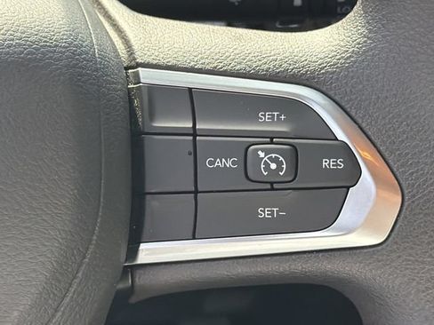 Used 2025 Jeep Compass Sport AWD/4WD image 25