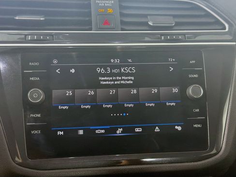 Used 2024 Volkswagen Tiguan SE FWD image 19