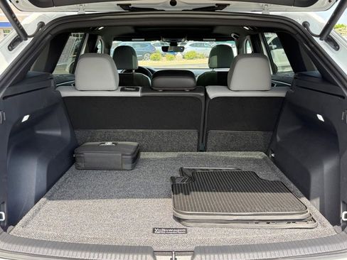 Certified 2024 Volkswagen Atlas Cross Sport SEL AWD/4WD image 5