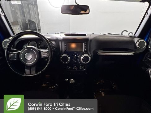Used 2016 Jeep Wrangler Unlimited Rubicon AWD/4WD image 7
