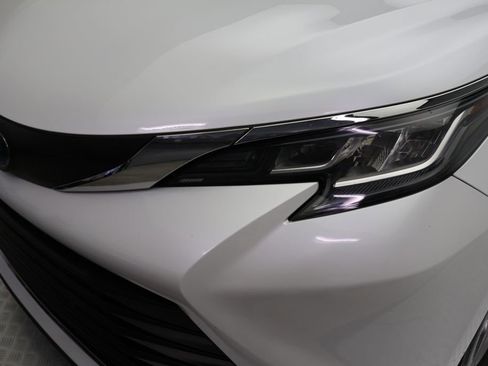 Used 2022 Toyota Sienna XLE FWD image 3