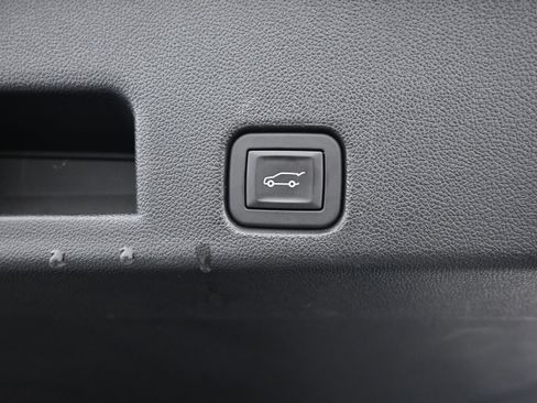 Used 2024 Chevrolet Traverse Z71 AWD/4WD image 26