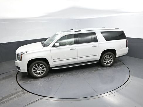 Used 2020 GMC Yukon XL Denali w/ Open Road Package AWD/4WD image 35