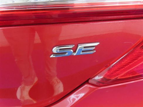 Used 2012 Toyota Camry SE w/ Preferred Accessory Pkg FWD image 14