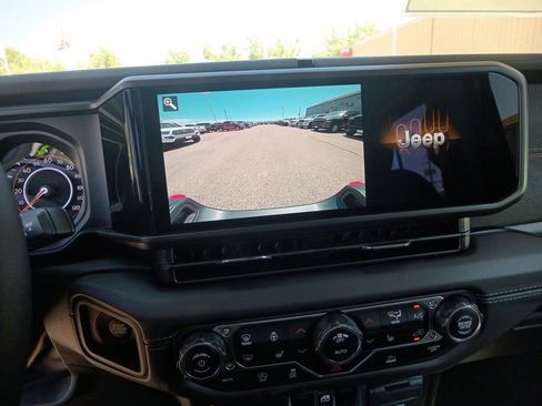 New 2025 Jeep Gladiator Rubicon w/ Convenience Group image 20