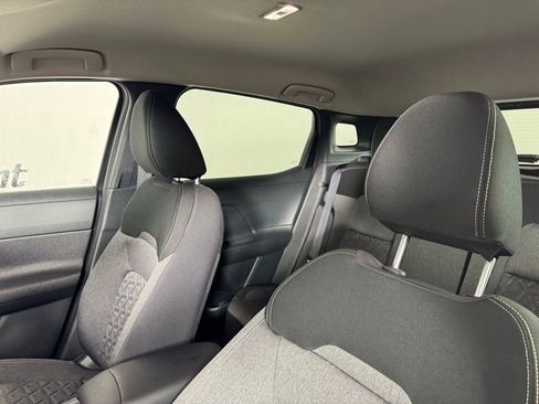 Used 2025 Nissan Kicks SV image 11