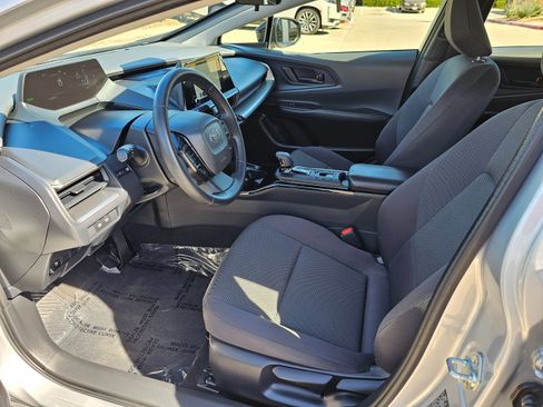 Used 2025 Toyota Prius LE image 16