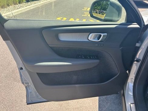 Used 2025 Volvo XC40 B5 Plus AWD/4WD image 20