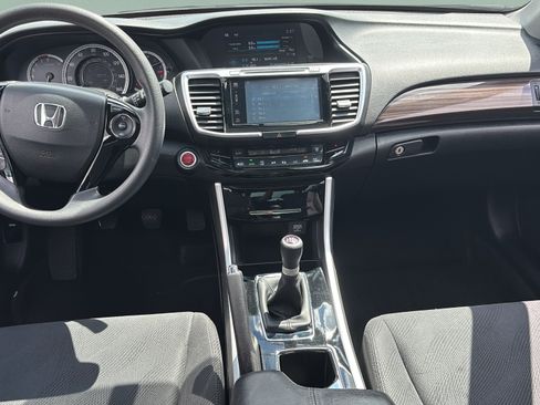 Used 2016 Honda Accord EX image 15