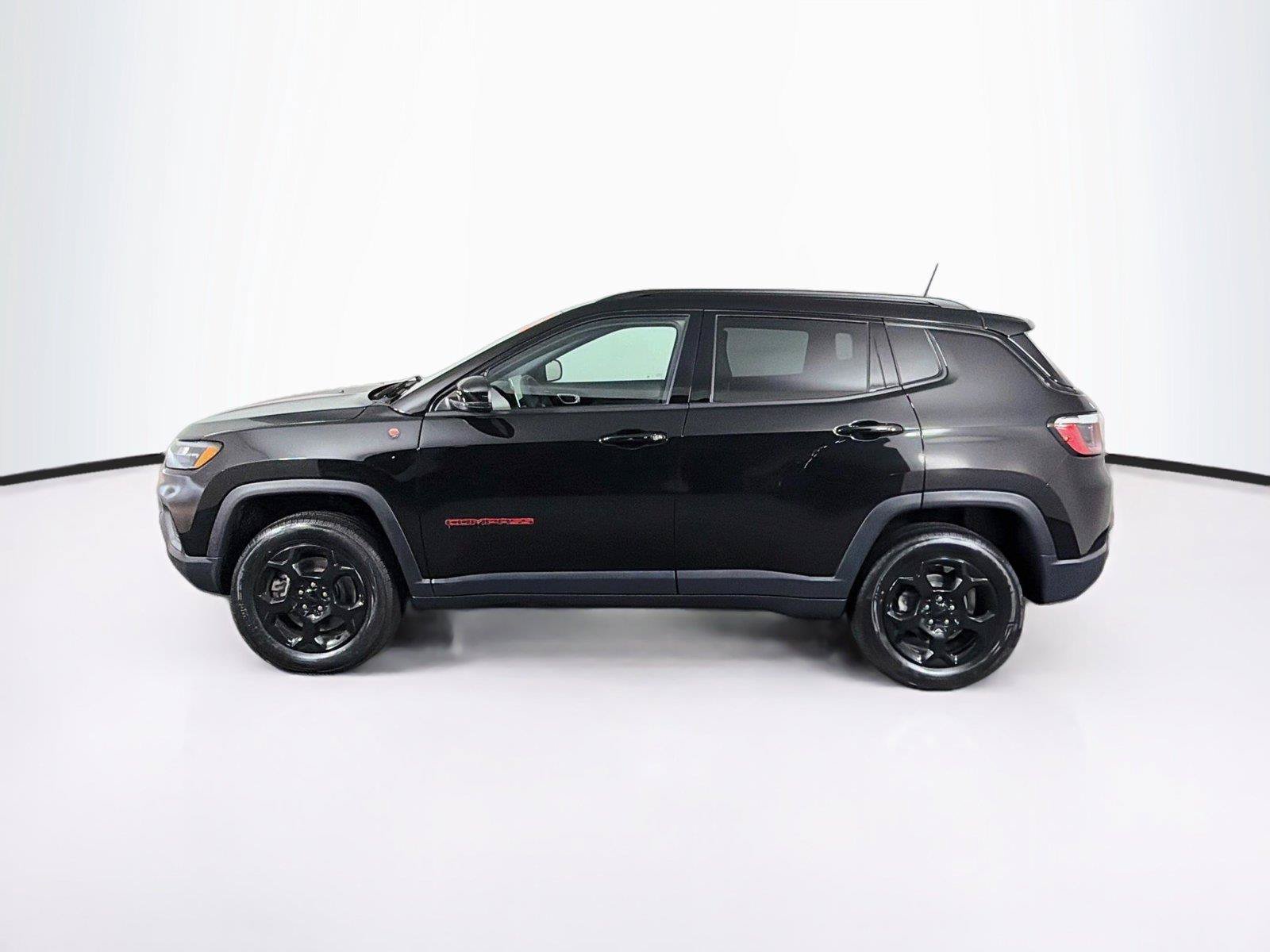 Used 2023 Jeep Compass Trailhawk w/ Sun and Sound Group AWD/4WD image 8