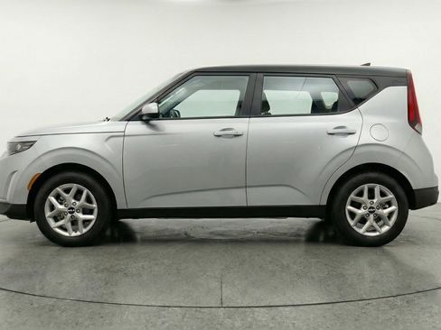 Used 2025 Kia Soul LX w/ LX Technology Package image 5