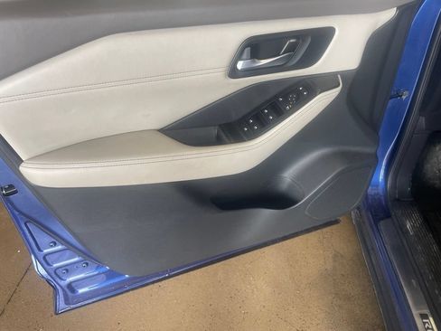 Certified 2022 Nissan Rogue SV w/ SV Premium Package FWD image 9