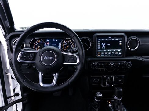 Used 2021 Jeep Wrangler Unlimited Sahara AWD/4WD image 6