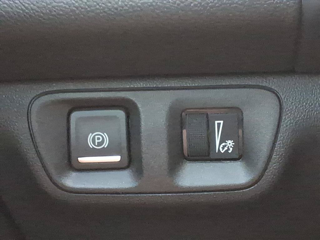 Used 2019 GMC Acadia Denali w/ Technology Package FWD image 11