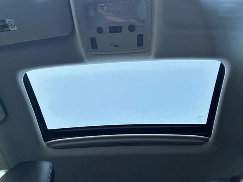 Used 2013 Lexus ES 300h w/ Luxury Pkg FWD image 28