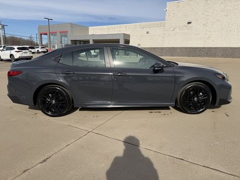 Certified 2025 Toyota Camry SE image 6