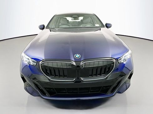 New 2026 BMW 550e xDrive w/ Executive Package image 2