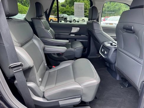 Used 2025 Ford Expedition Active AWD/4WD image 31