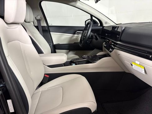 New 2026 Kia Sportage EX AWD/4WD image 13