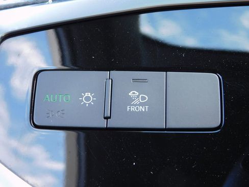 Used 2023 Audi Q3 2.0T Premium image 28