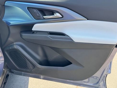 New 2026 Chevrolet Equinox EV LT FWD image 9