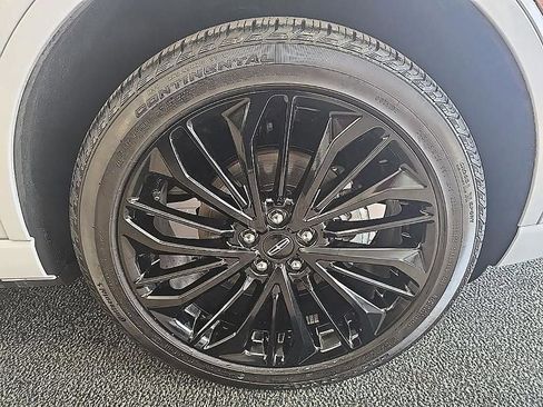 Used 2025 Lincoln Corsair AWD w/ Equipment Group 101A image 42