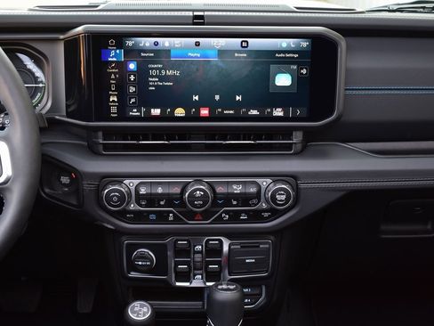 Used 2024 Jeep Wrangler High Altitude image 36