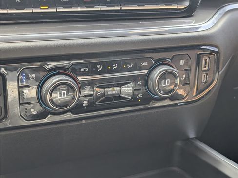 Used 2024 Chevrolet Silverado 2500 High Country w/ Technology Package image 18