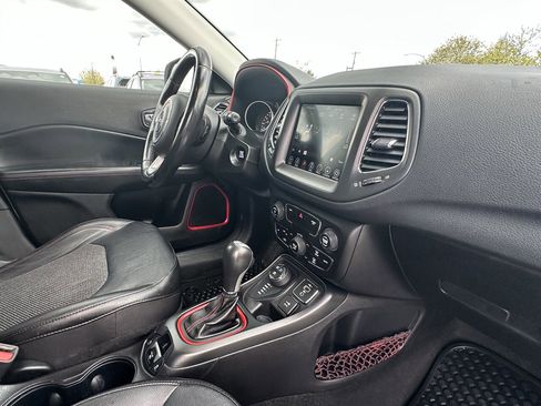 Used 2020 Jeep Compass Trailhawk AWD/4WD image 44