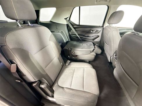 Used 2021 Chevrolet Traverse LT FWD image 19