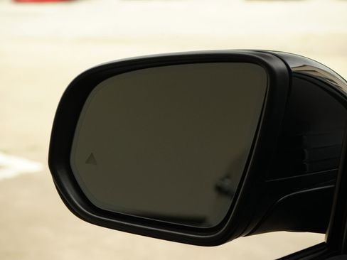 Used 2025 Mercedes-Benz GLS 450 4MATIC image 28