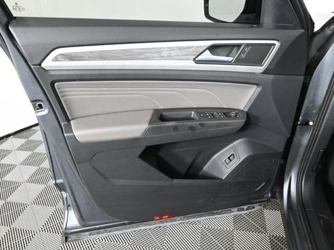 Certified 2023 Volkswagen Atlas Cross Sport SE w/ Black Wheel Package image 19