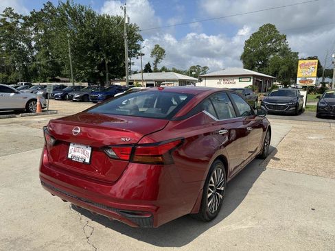 Used 2024 Nissan Altima 2.5 SV FWD image 4