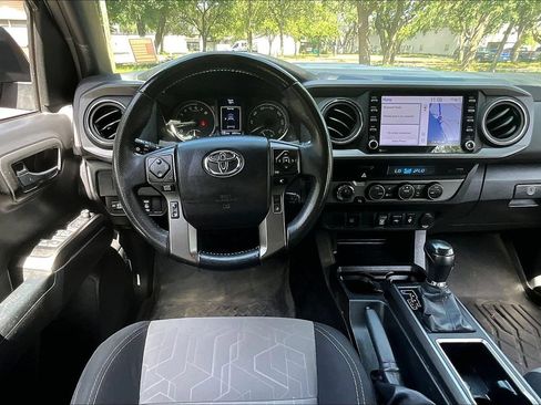 Used 2022 Toyota Tacoma TRD Sport AWD/4WD image 8