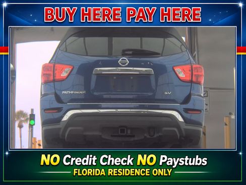 Used 2017 Nissan Pathfinder SV w/ Trailer Tow Package FWD image 6