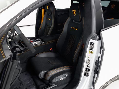 Used 2024 Lamborghini Urus Performante AWD/4WD image 15