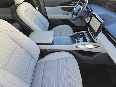 New 2026 Lincoln Nautilus Reserve image 13