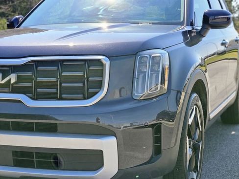 Used 2025 Kia Telluride S FWD image 9