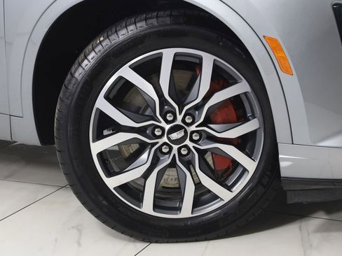 Used 2024 Cadillac XT6 Sport image 16