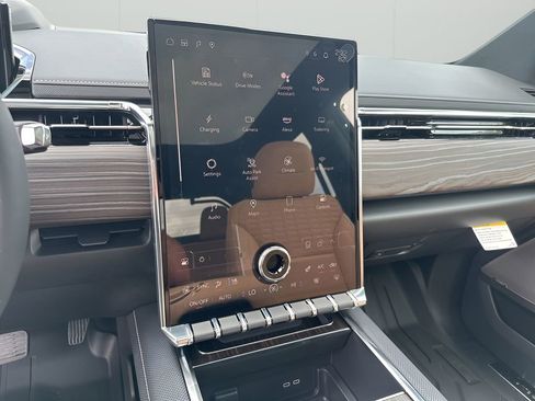 New 2025 GMC Sierra EV Denali AWD/4WD image 33